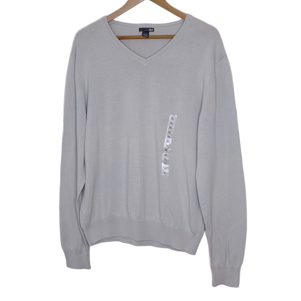 NEW H&M Men’s V-Neck Sweater Cotton Light Gray Pull Over Size XL - Picture 2 of 8